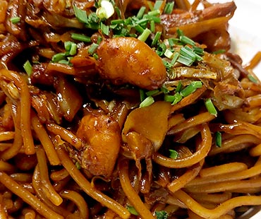 Shrimps chow mein